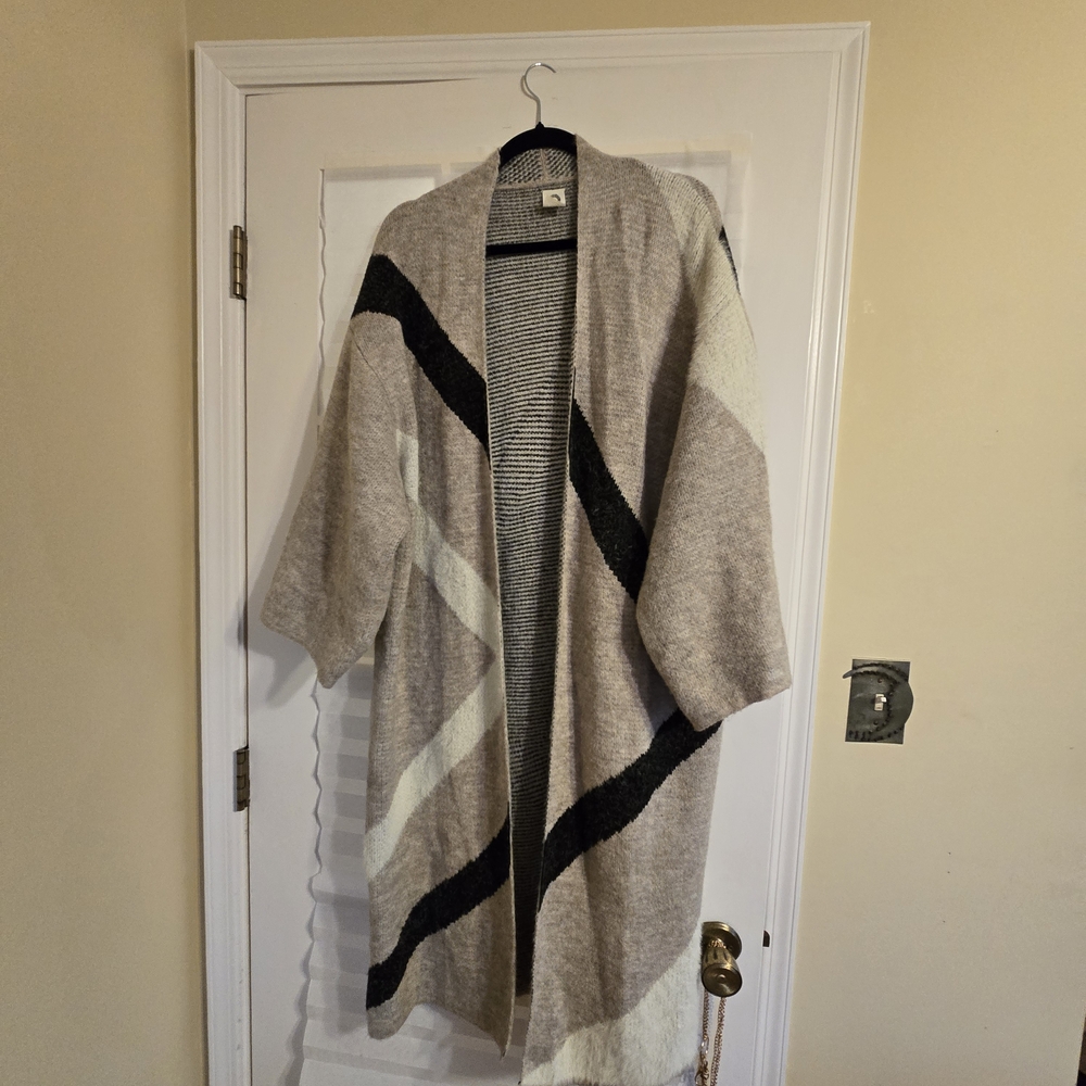Stylish Women's Cardigan in Cream and Black